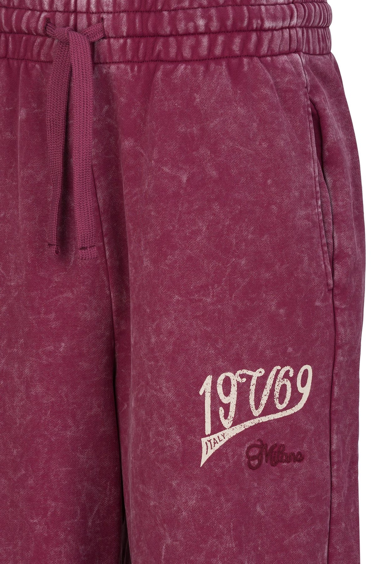 #color_Vintage Red